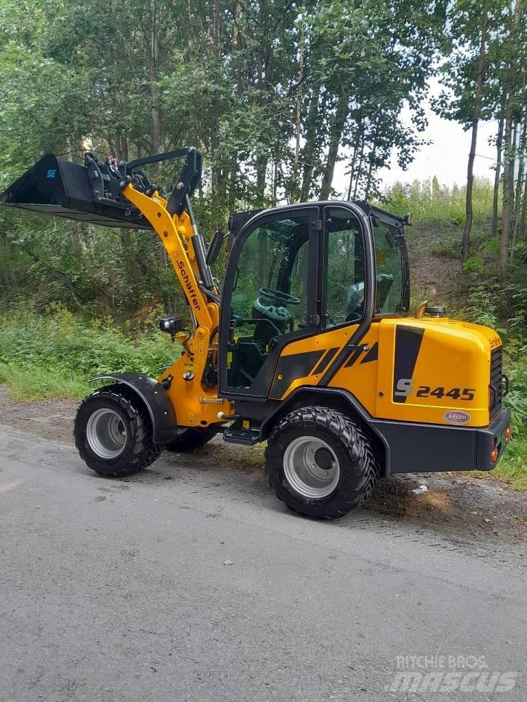 Schäffer 2445s 滑移轉向裝載機