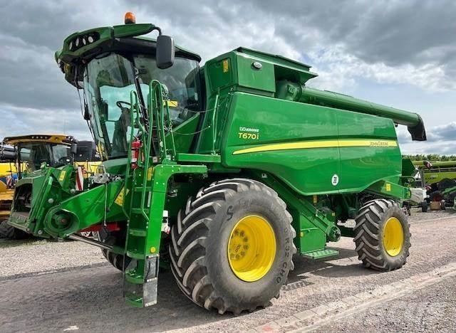 John Deere T 670 聯合收穫機