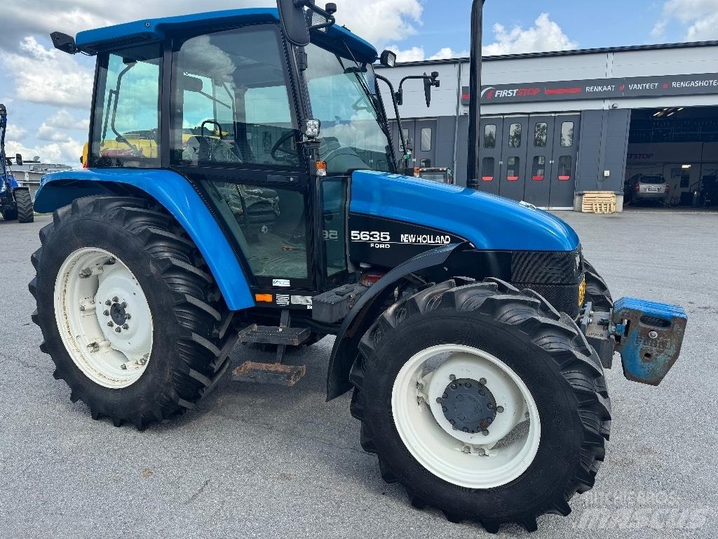 New Holland 5635 曳引機