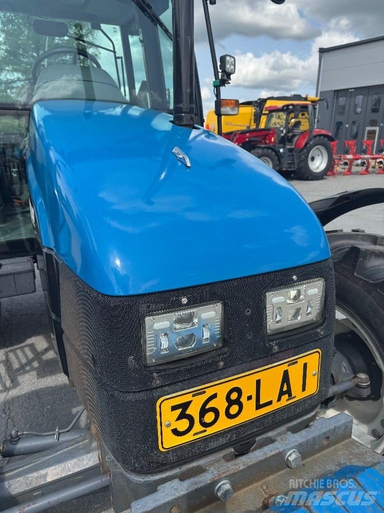New Holland 5635 曳引機