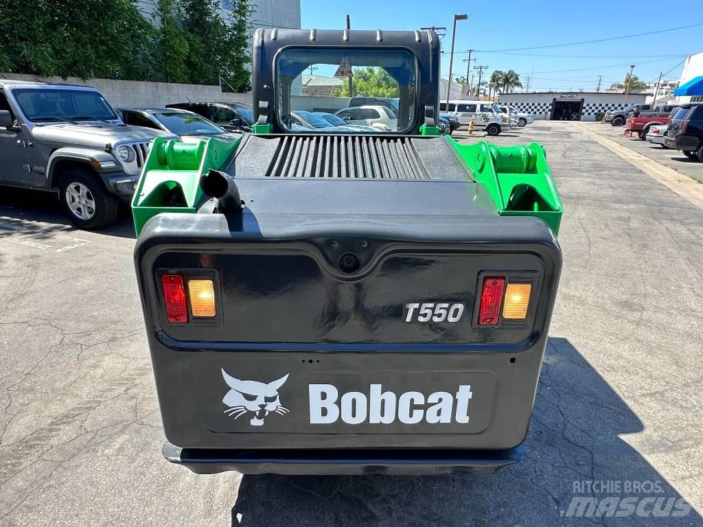 Bobcat T 550 滑移轉向裝載機