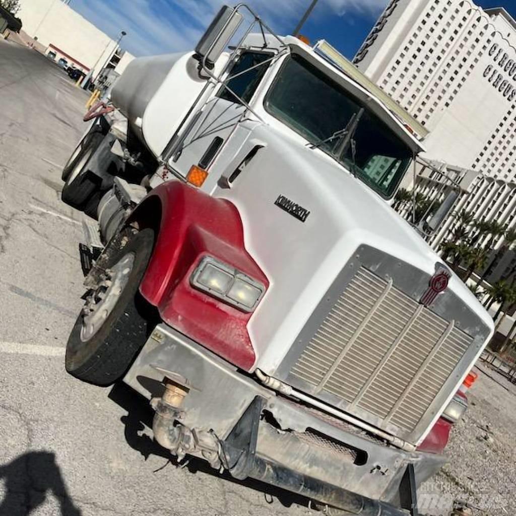 Kenworth T 800 水車