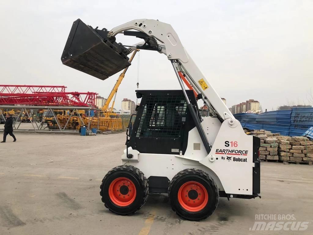 Bobcat S16 滑移轉向裝載機