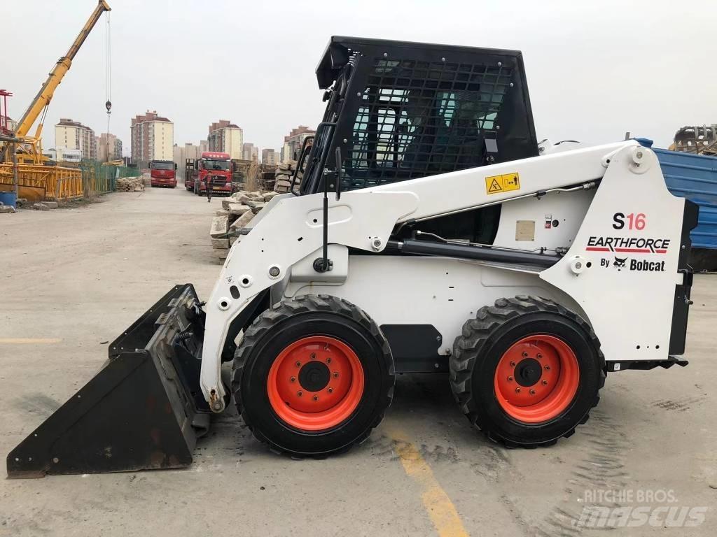 Bobcat S16 滑移轉向裝載機