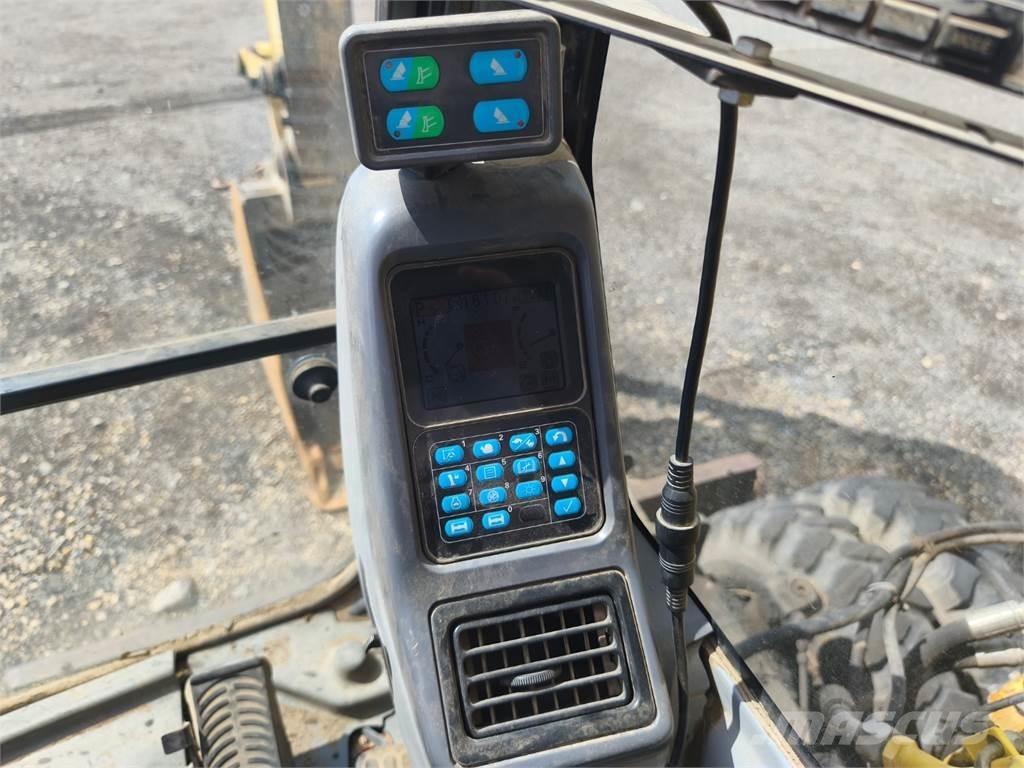 Komatsu PW180-7E0 其他