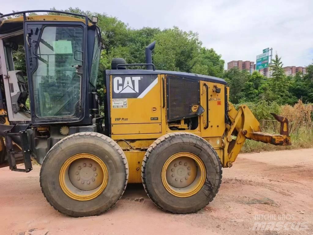 CAT 160 M 平土機