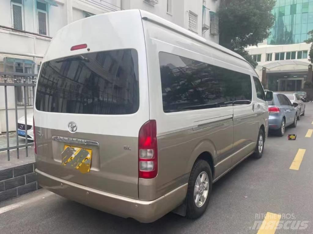 Toyota Coaster 公路客運汽車