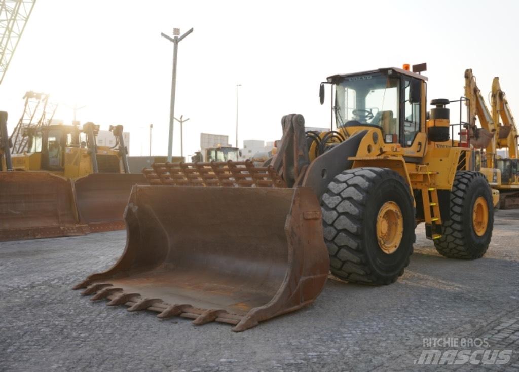 Volvo L220 F 輪胎式裝載機