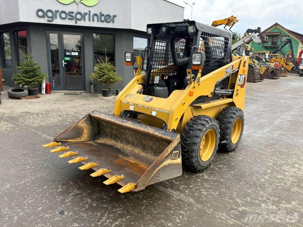 CAT 216 B 3 滑移轉向裝載機