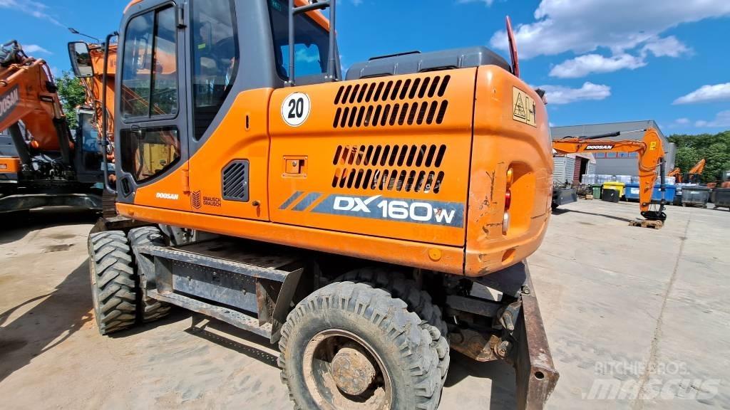 Doosan DX 160 W-3 旋轉式挖土機/掘鑿機/挖掘機