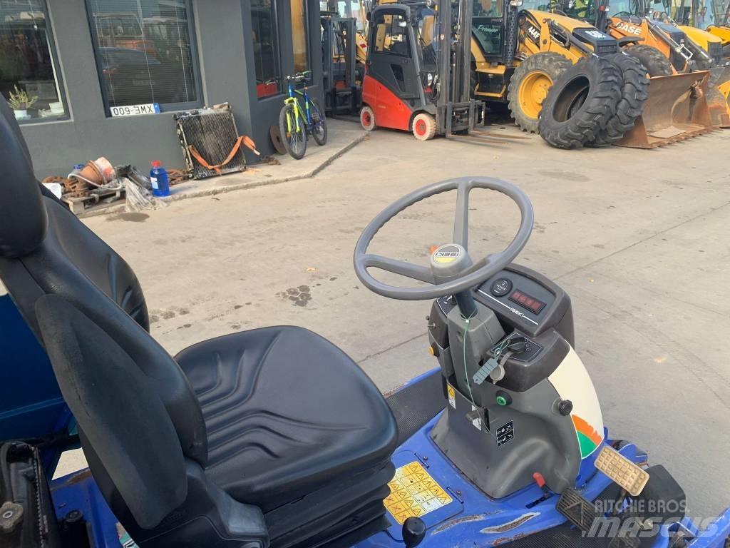 Iseki SF 230 FH 騎乘式割草機