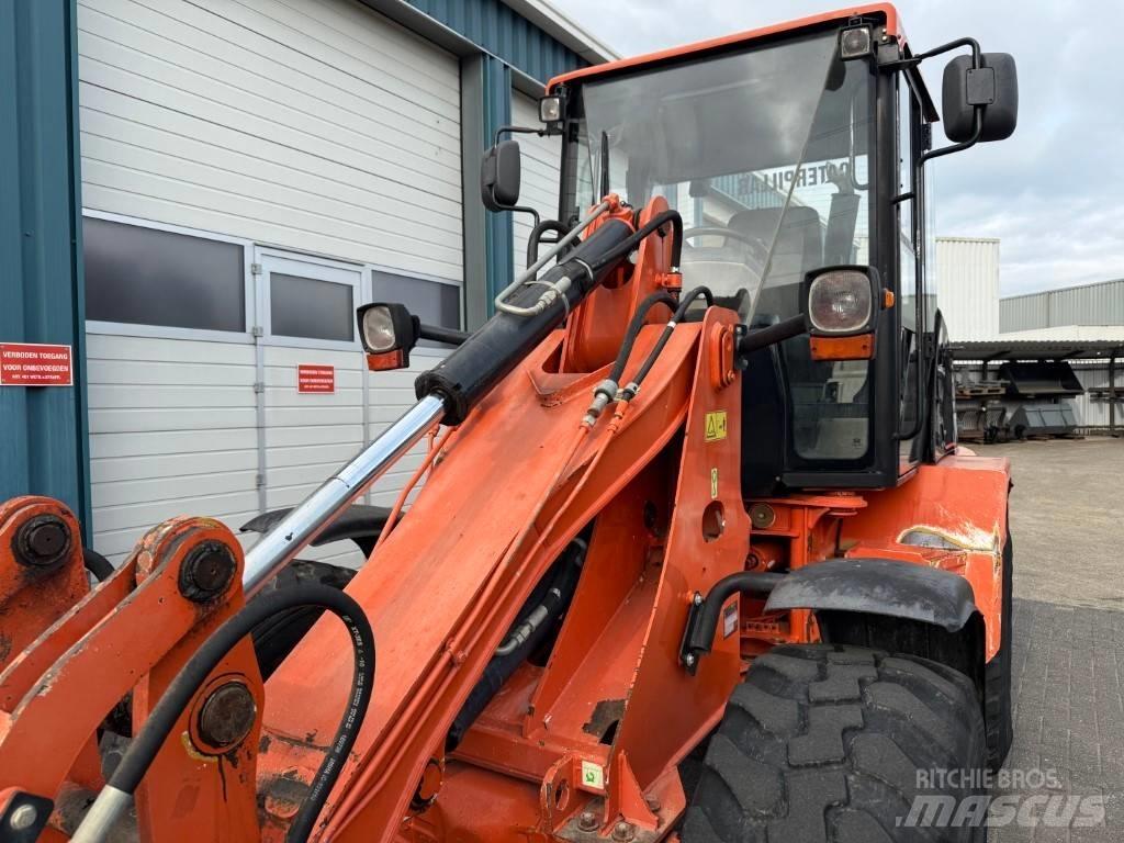 CAT 908 輪胎式裝載機