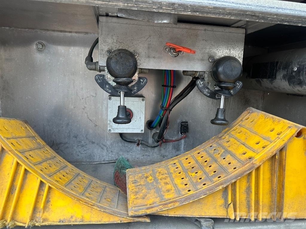 VAK 2+3 箱體拖車
