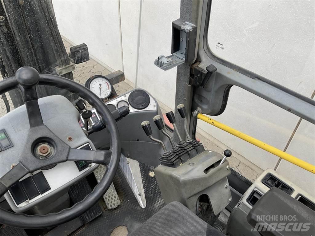 Kalmar DCD 80-6 柴油卡車