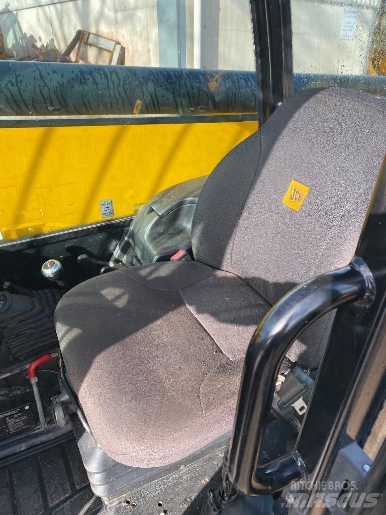 JCB 540-180 伸縮臂操作車