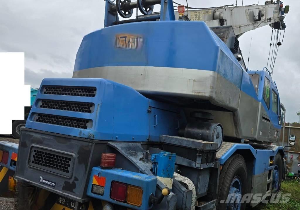 Tadano TR 250 M-6 越野起重機