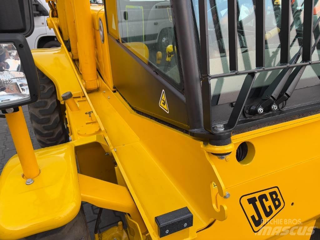 JCB 520-50 伸縮臂操作車
