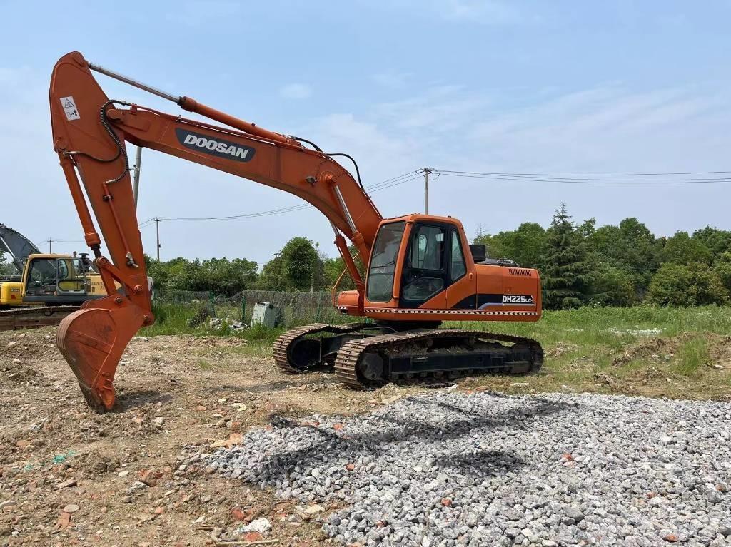 Doosan DH 225 履帶式 挖土機/掘鑿機/挖掘機