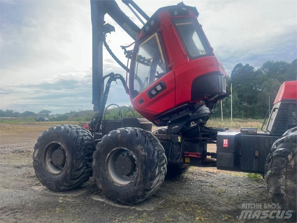 Komatsu 951 收穫機