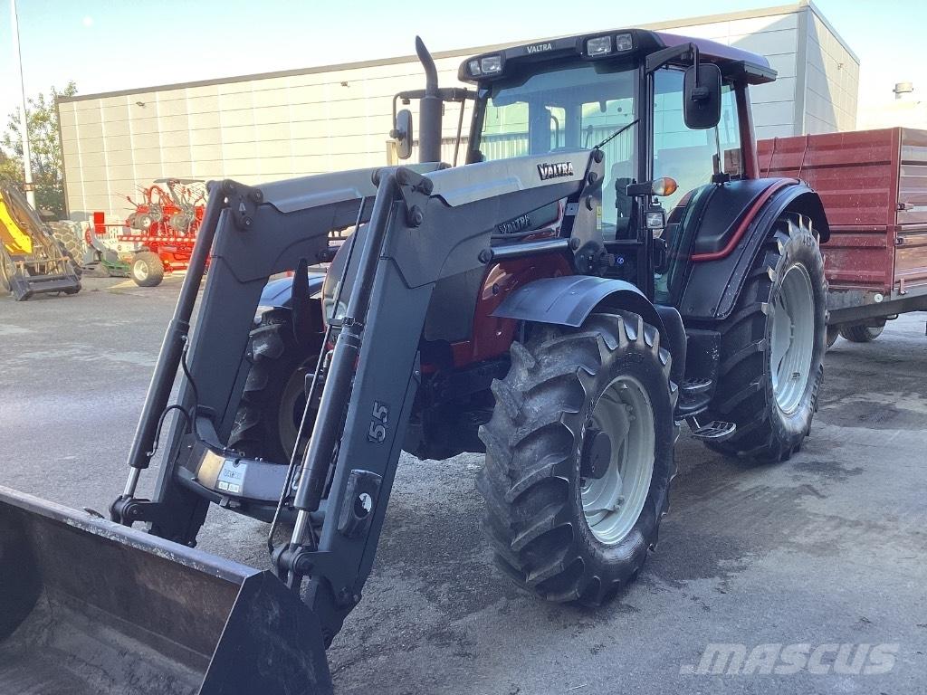 Valtra N141 曳引機