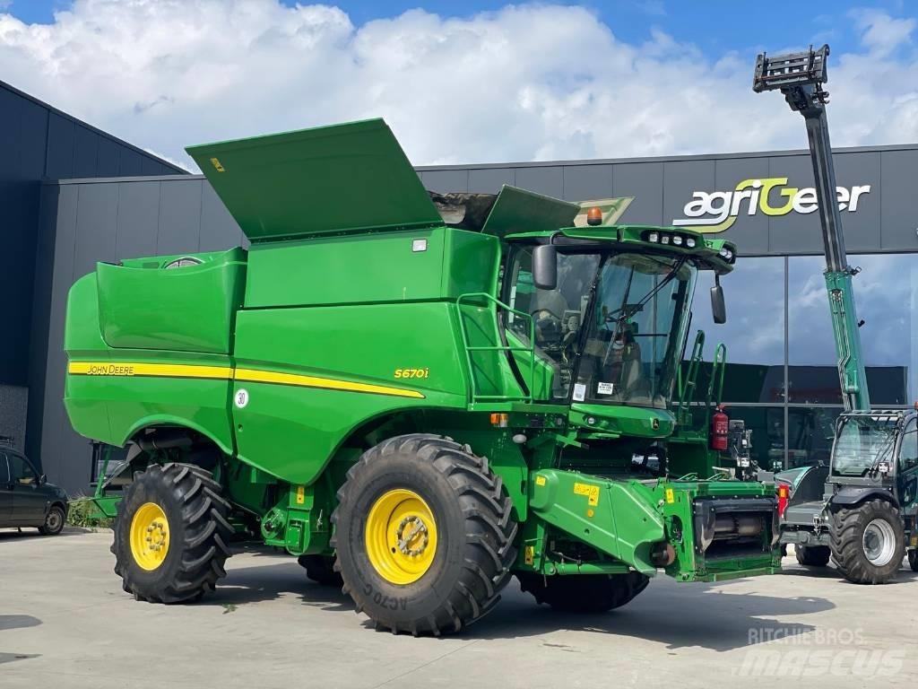 John Deere S670 4x4 聯合收穫機