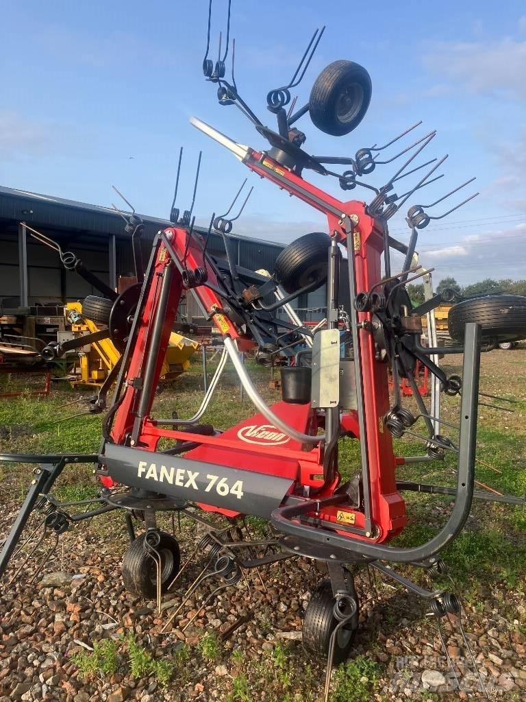Vicon FANEX 764 耙與翻草機