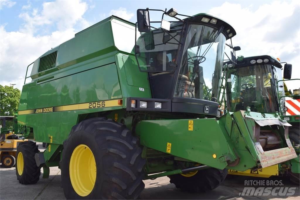 John Deere 2056 聯合收穫機