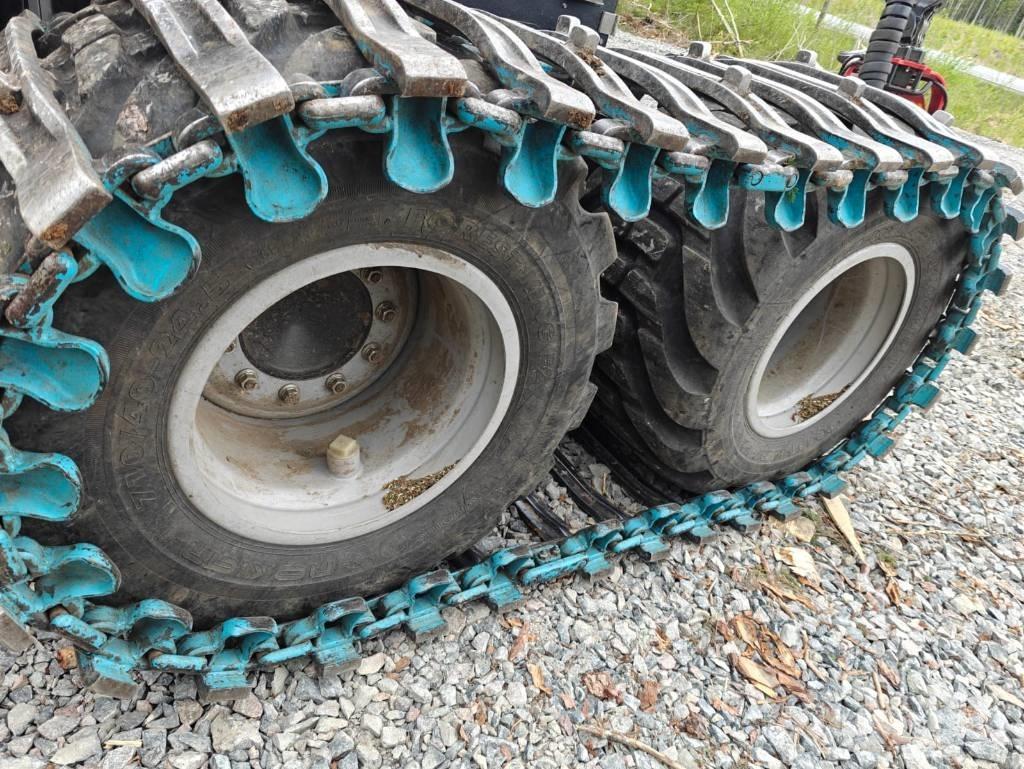 Komatsu 901 XC 收穫機