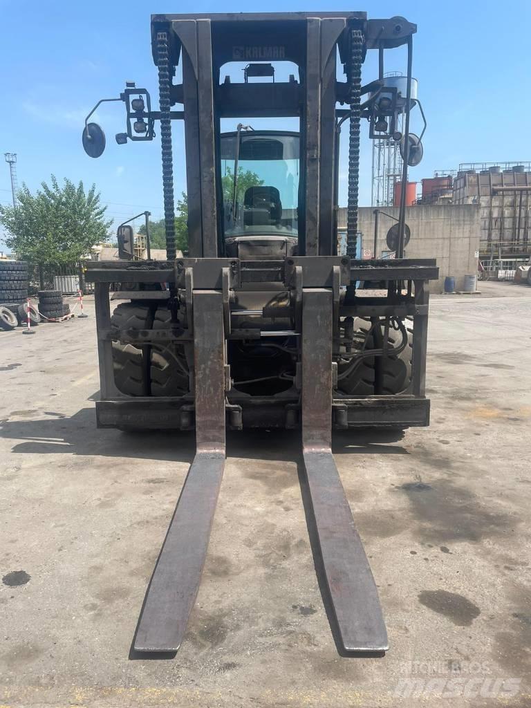 Kalmar DCG 250-12LB 柴油卡車