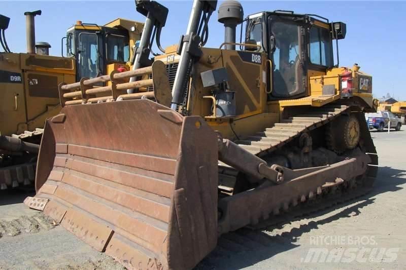 CAT D8R 履帶推土機