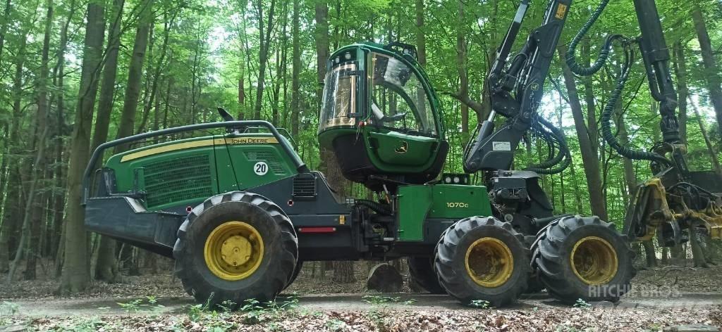 John Deere 1070G 收穫機