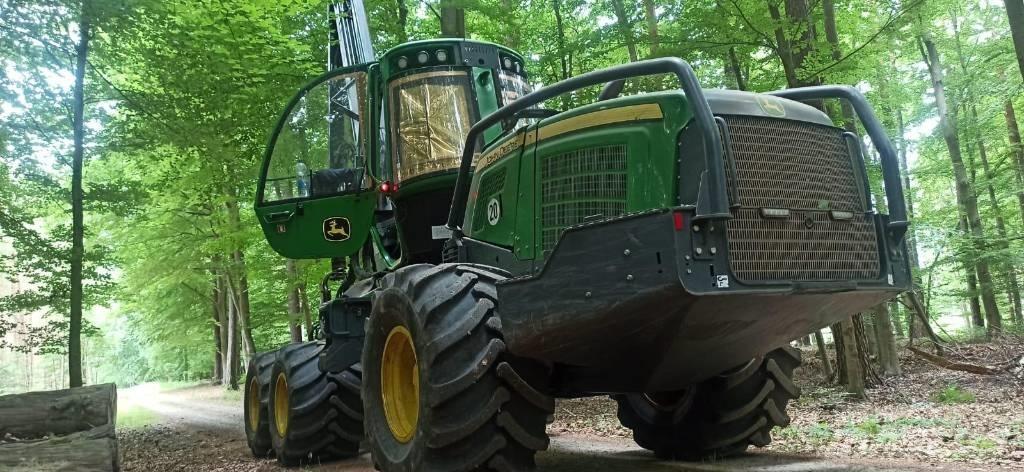 John Deere 1070G 收穫機