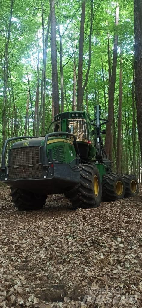 John Deere 1070G 收穫機