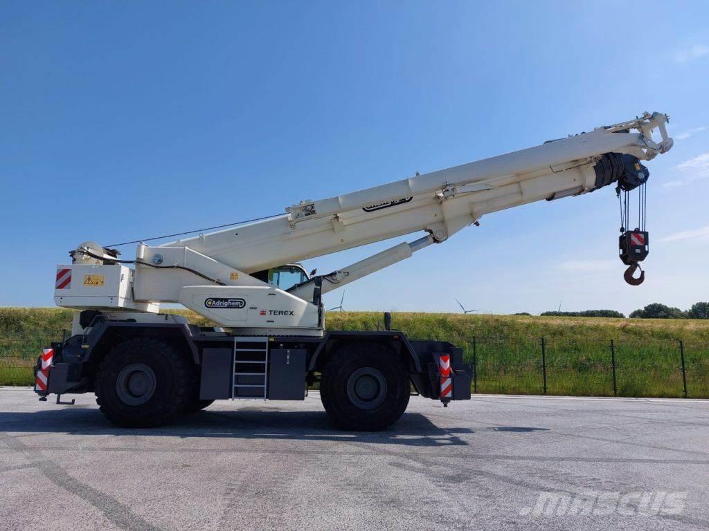 Terex RT100 越野起重機