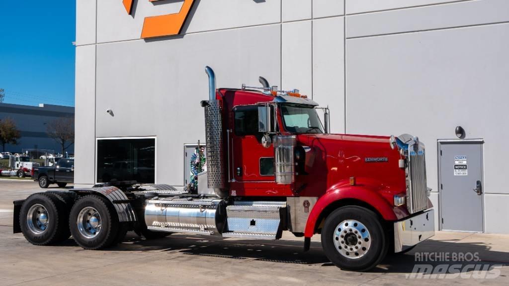 Kenworth W 900 曳引機組件