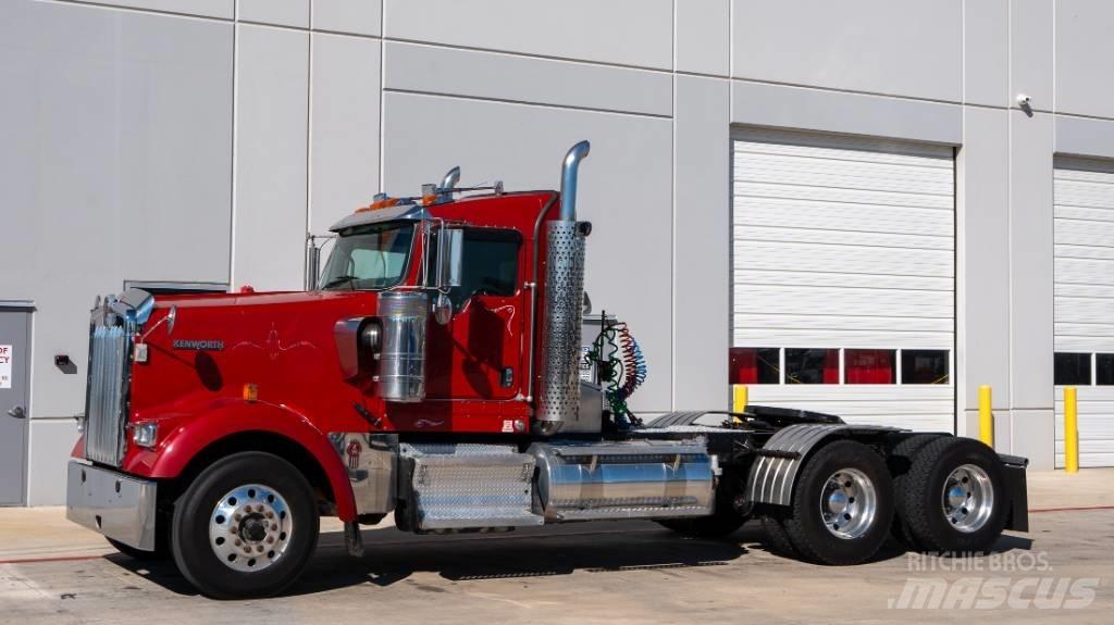 Kenworth W 900 曳引機組件