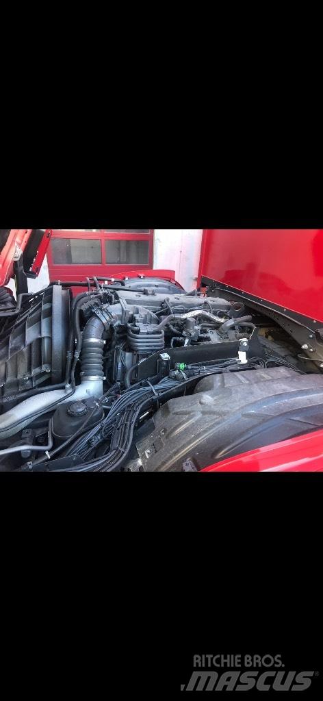 Scania P 280 貨箱式卡車