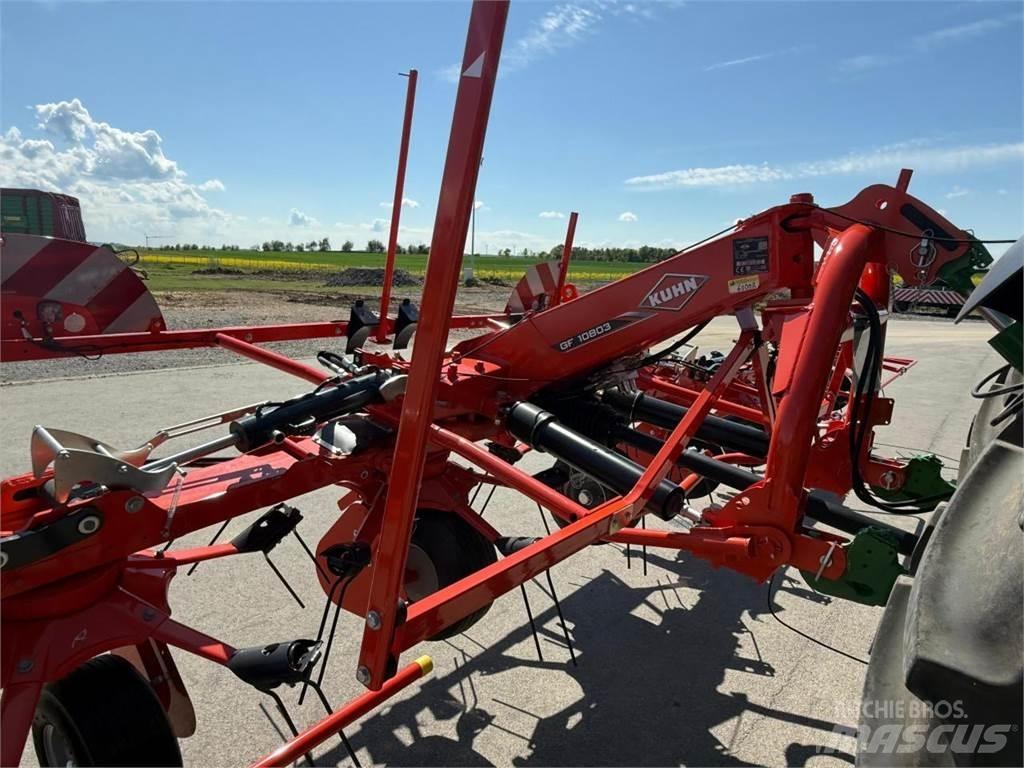 Kuhn GF 10803 耙與翻草機