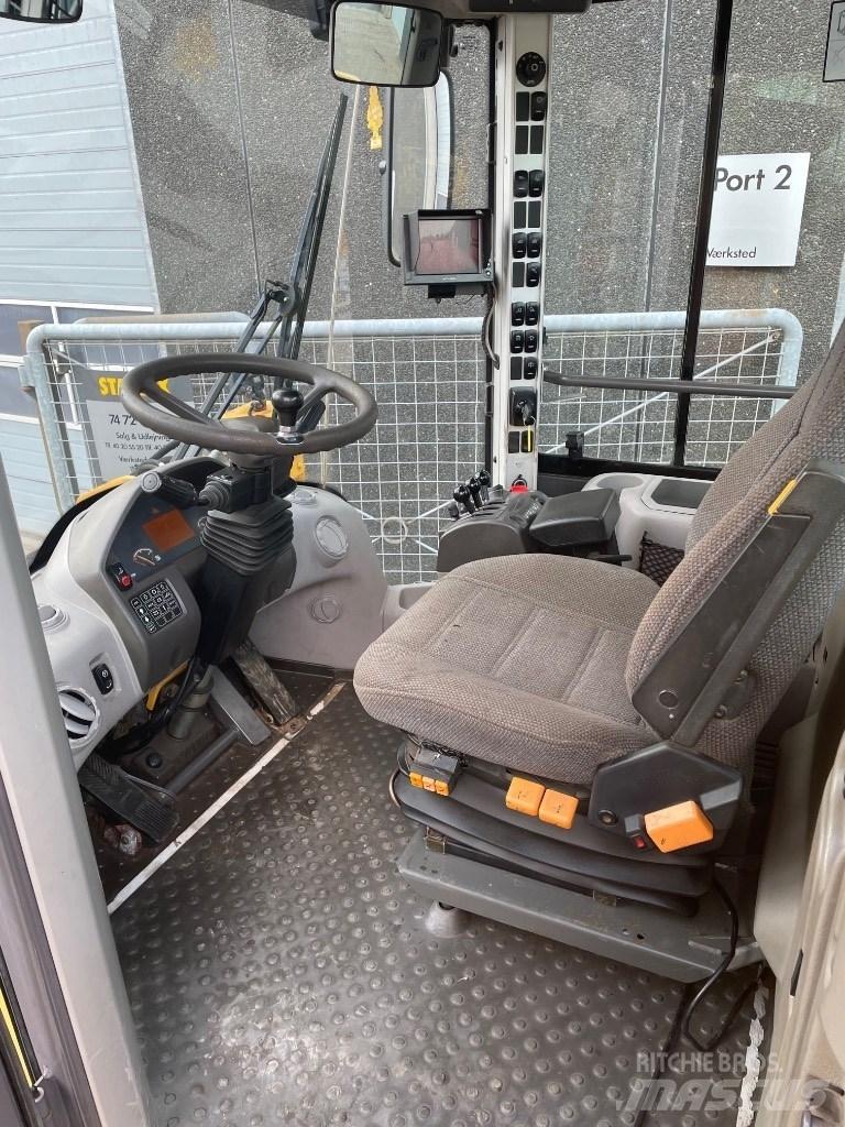 Volvo L90F 輪胎式裝載機
