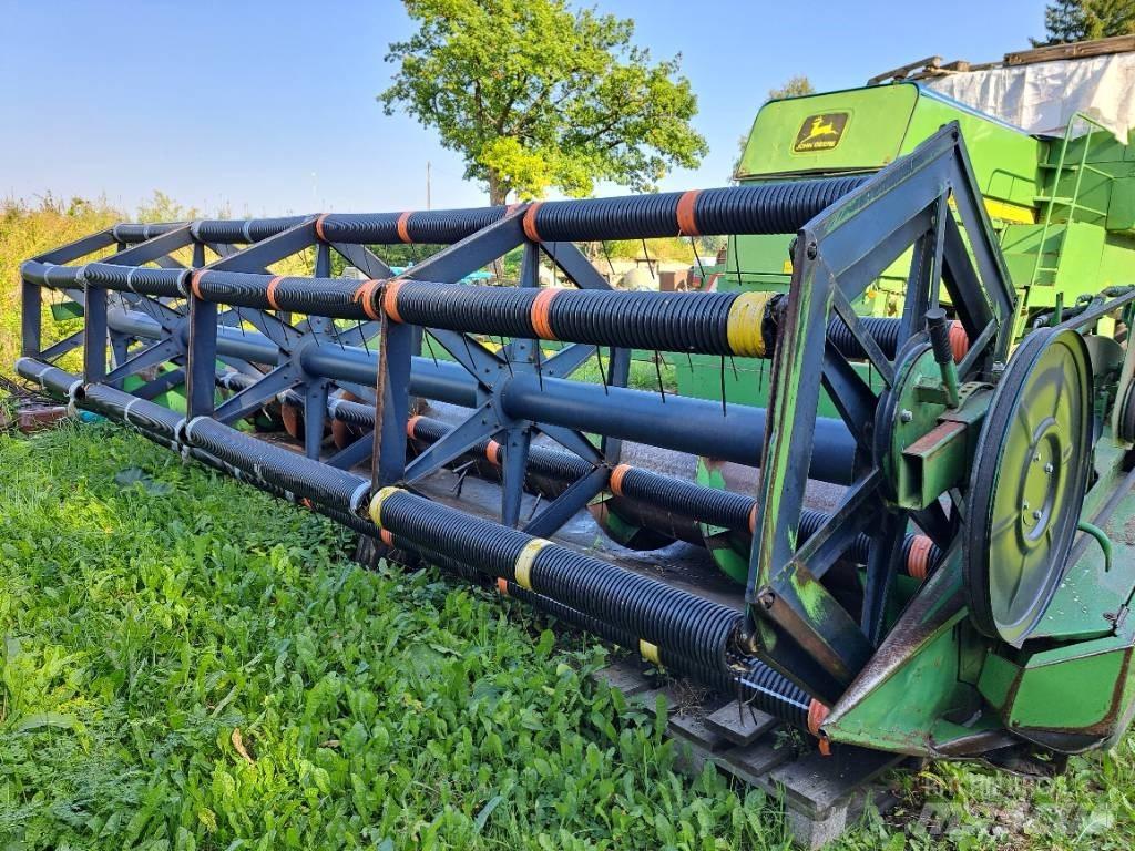 John Deere 1174 聯合收穫機