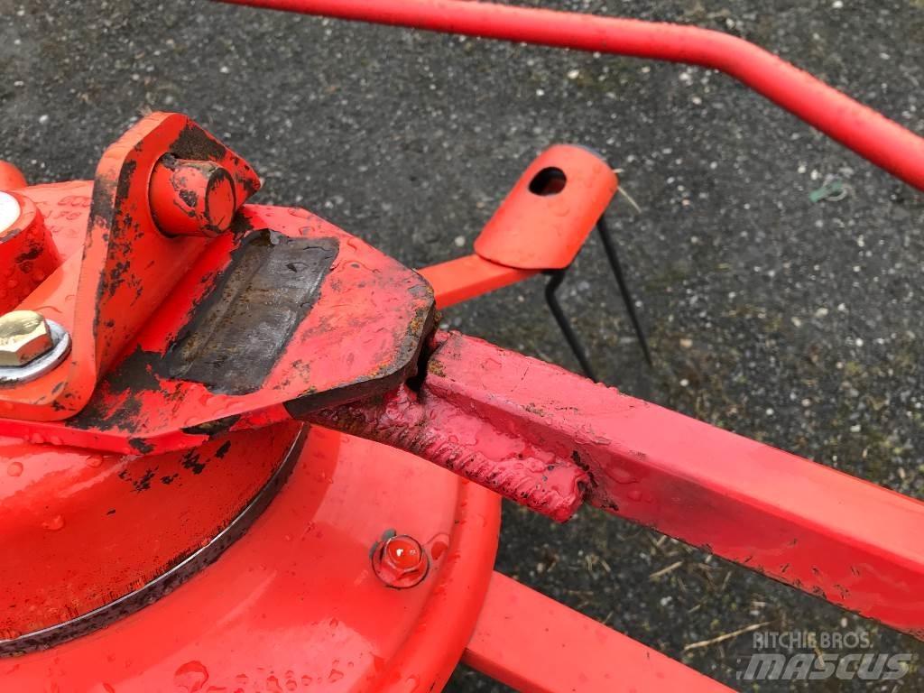 Kuhn GF 7601 MH 耙與翻草機