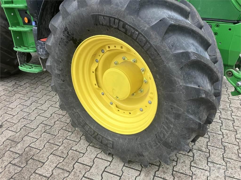 John Deere 6R 215 曳引機