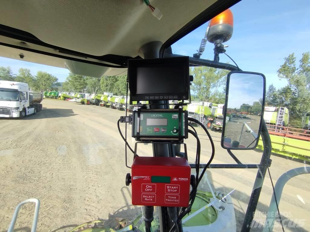 CLAAS Jaguar 870 自走式飼料採集機