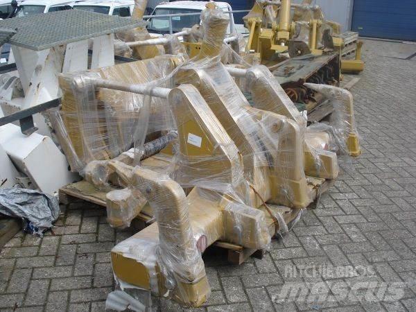 CAT 140M/160M Ripper 其他