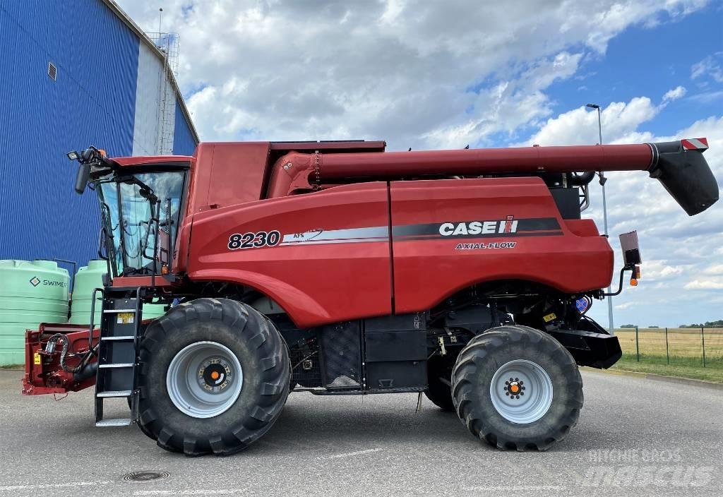 Case IH 8230 聯合收穫機