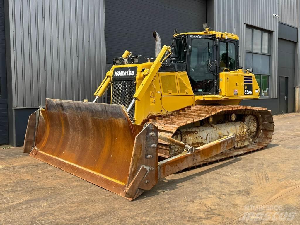 Komatsu D65PXi-18 履帶推土機