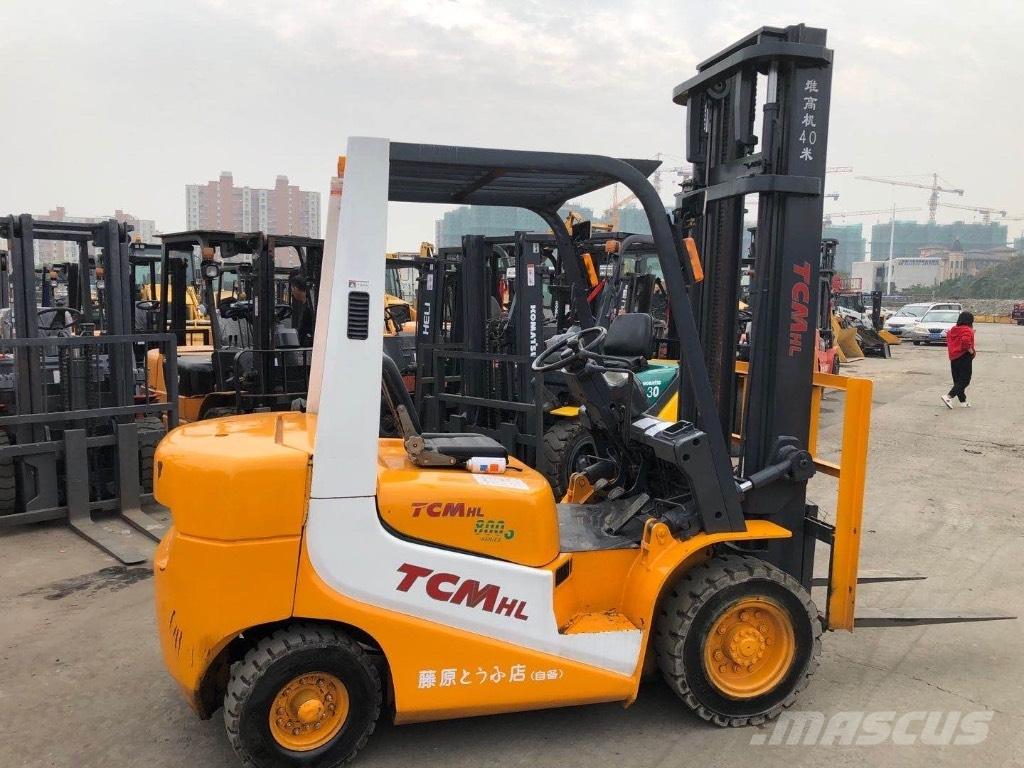TCM FD 30 柴油卡車