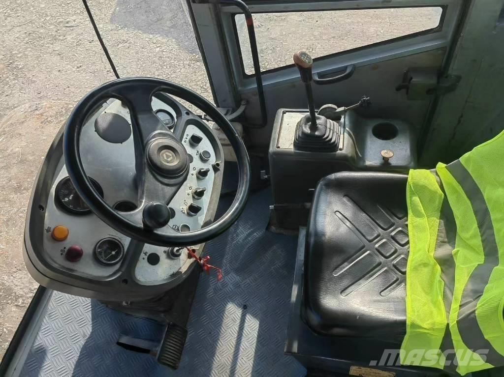 XCMG XS 183 單輪滾壓機