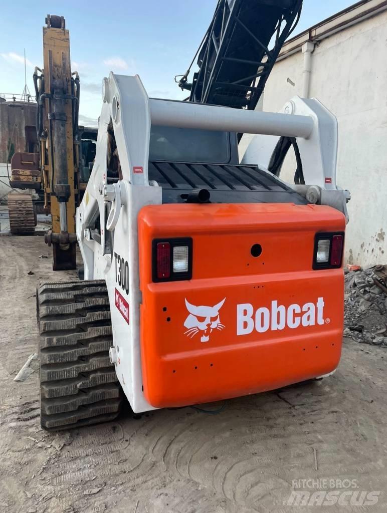 Bobcat T 300 滑移轉向裝載機