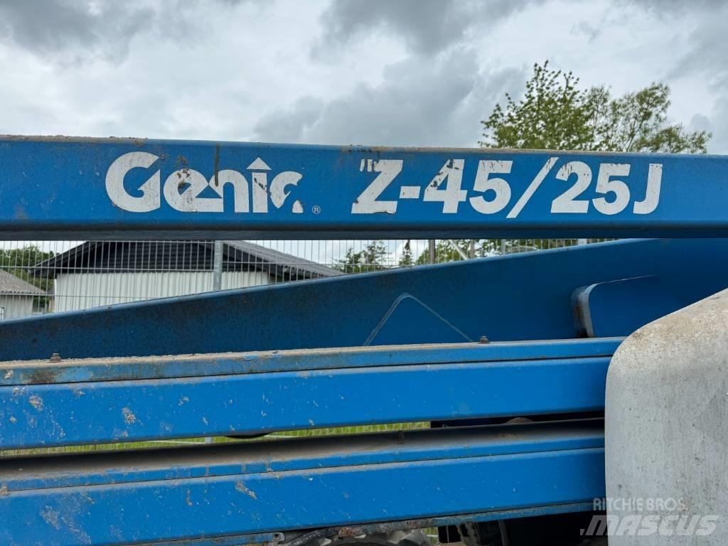 Genie Z 45/25 曲臂高空作業車